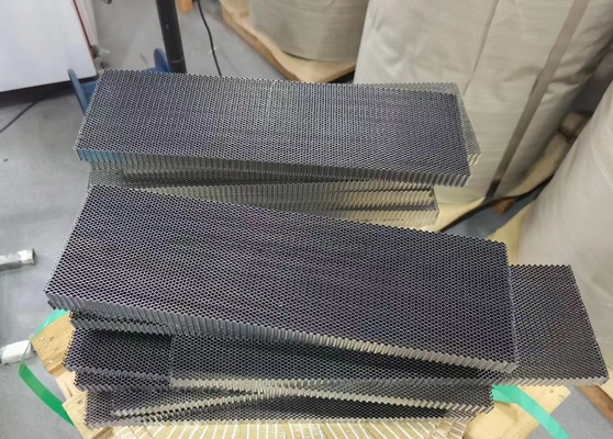 Panel Ventilasi Sarang Lebah Pelindung 100dB 40GHz Filter Udara Pelindung Rf