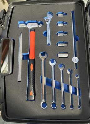Non-Ferrous Toolbox Kit Antimagnetic stainless steel, tubuh perak dengan pegangan hitam, konstruksi yang kokoh untuk operasi presisi industri