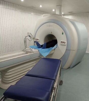 Waterproof Foldable Non Magnetic Stretcher dengan 240 Kg Max Load untuk MRI dan penggunaan medis