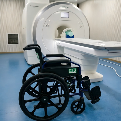 120 Kg Kapasitas Berat Kursi Roda Non-Magnetik Lipat dengan Armrest yang Dapat Dipisahkan untuk MRI Rumah Sakit