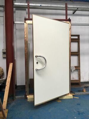 1.2 2.1m Ukuran Pintu Model Pintu Ayun Jendela Terlindung RF Dengan Dimensi Yang Dapat Disesuaikan Untuk Berbagai Aplikasi