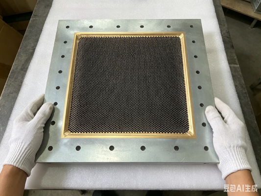 Permeabilitas Udara Tinggi Dengan EMI Attenuation Honeycomb Waveguide Air Vents dalam 300mm/600mm Lebar Dengan ketahanan korosi yang tinggi